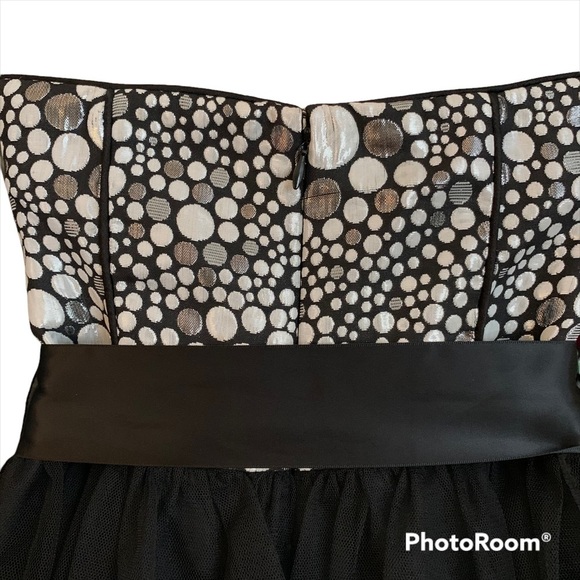 INSPIRE Me Strapless Black Tulle Dress Size 5 Juniors/Size Women’s Medium - Picture 4 of 7